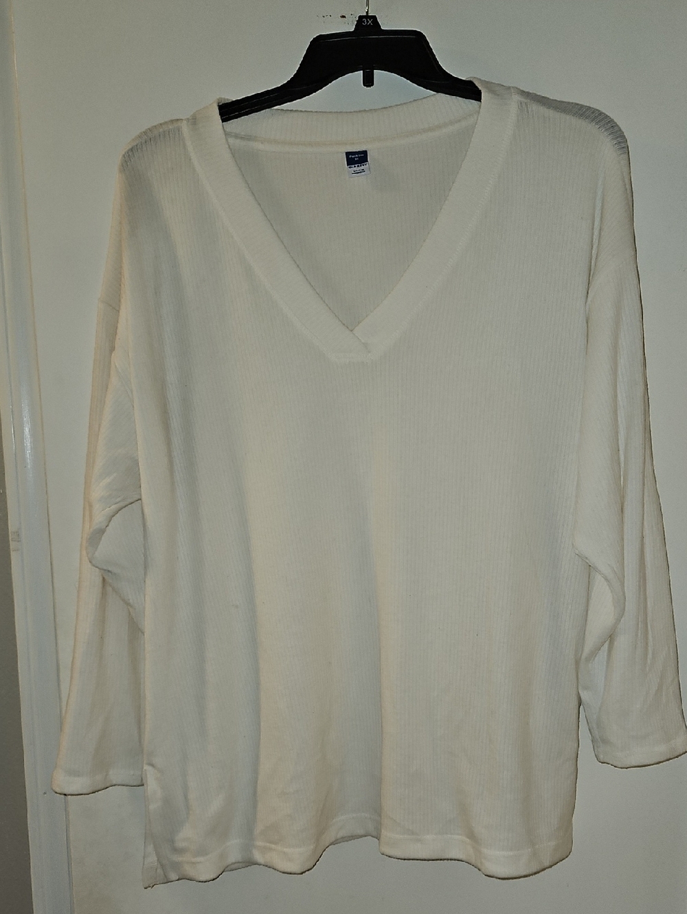 Old Navy White V-Neck Ribbed Long Sleeve Plush Top